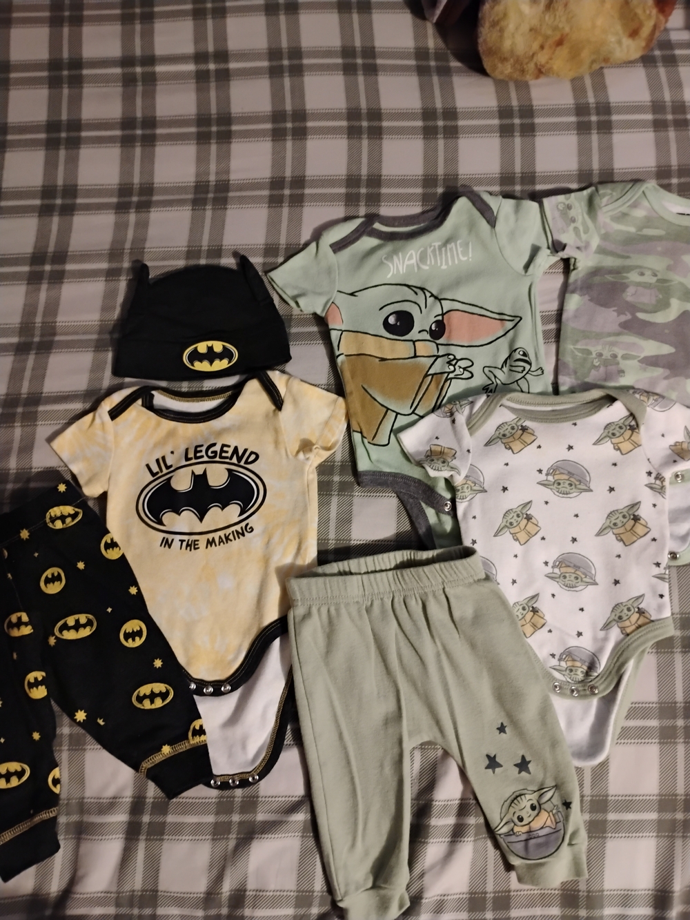 Baby Boys' Batman & The Child One-Piece Bodysuit Set - Grey, Black, Yellow